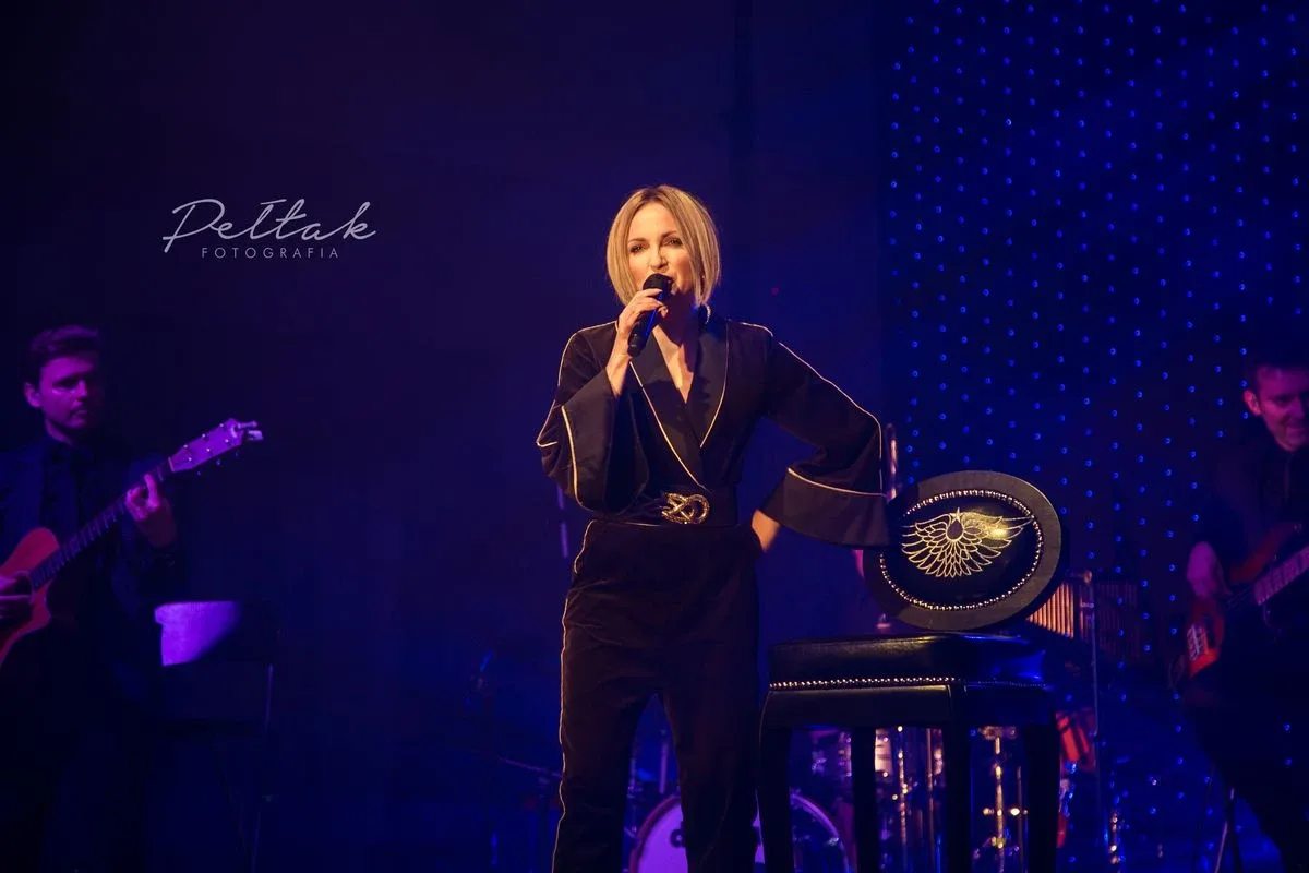 Magiczny wieczór z muzyką. Anna Wyszkoni w Ostrowi Mazowieckiej (zdjęcia, wideo)