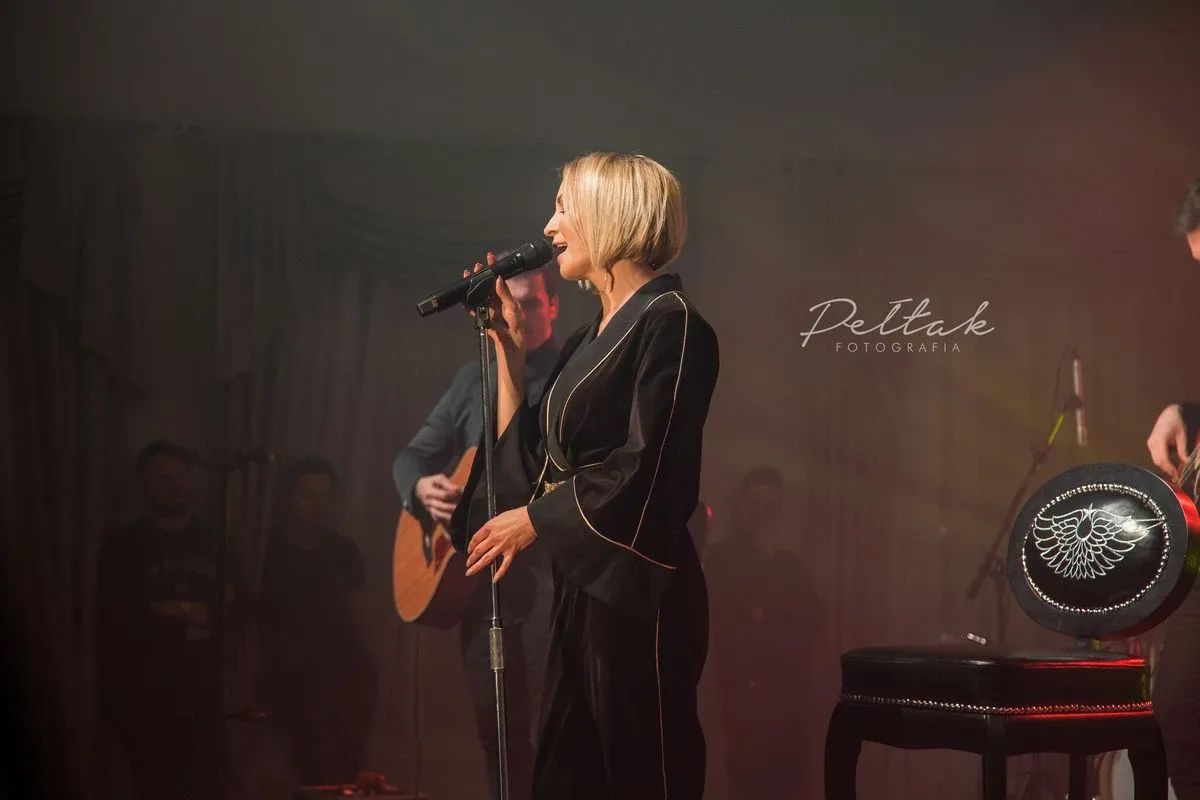 Magiczny wieczór z muzyką. Anna Wyszkoni w Ostrowi Mazowieckiej (zdjęcia, wideo)