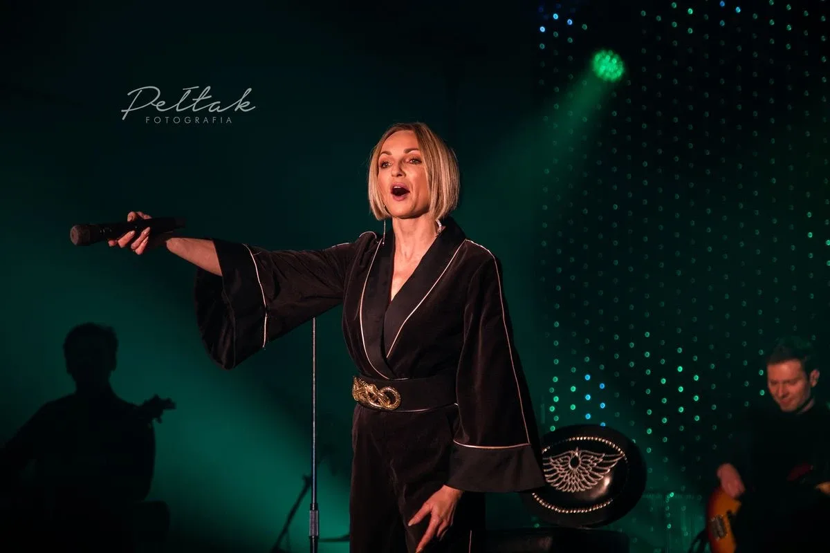 Magiczny wieczór z muzyką. Anna Wyszkoni w Ostrowi Mazowieckiej (zdjęcia, wideo)