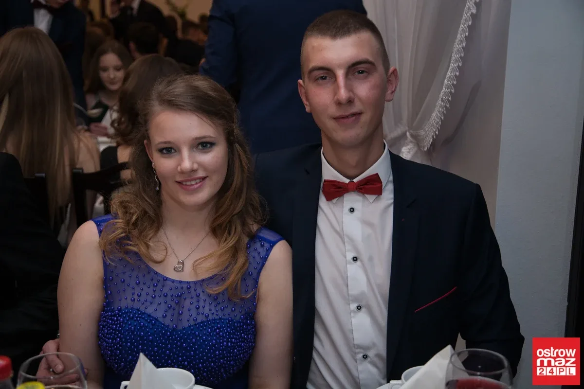 Studniówka maturzystów LO im. M. Kopernika (zdjęcia, wideo)