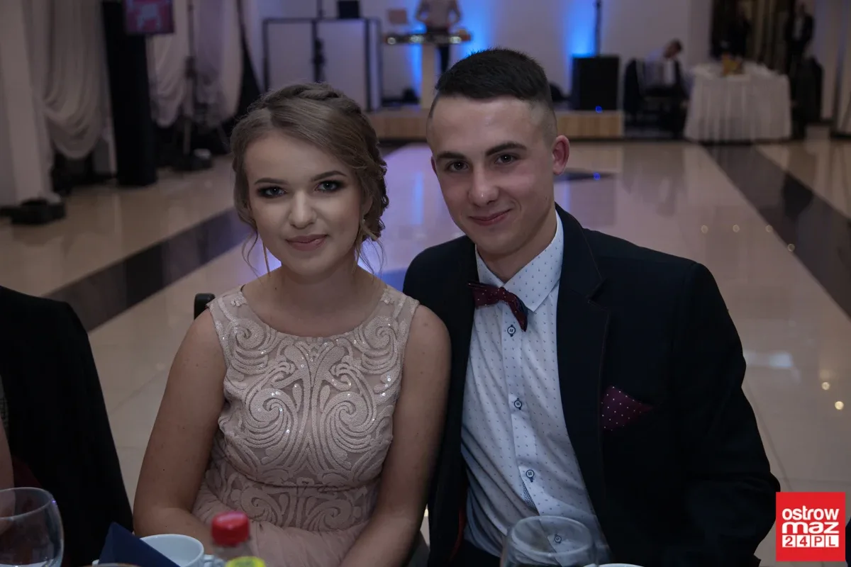 Studniówka maturzystów LO im. M. Kopernika (zdjęcia, wideo)