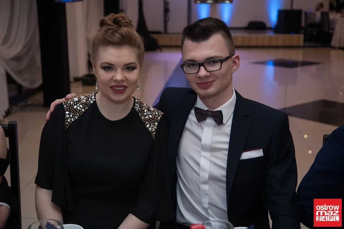 Studniówka maturzystów LO im. M. Kopernika (zdjęcia, wideo)