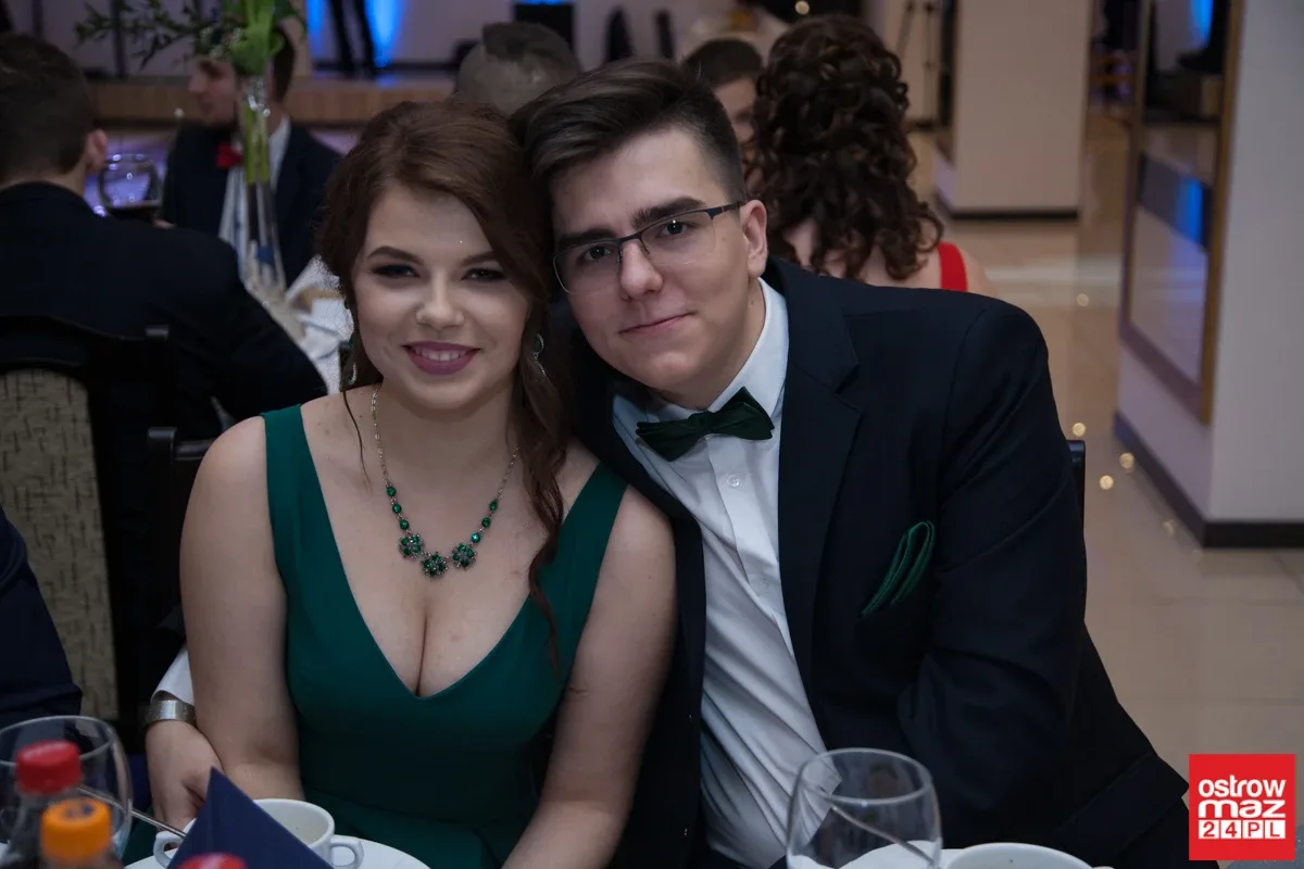 Studniówka maturzystów LO im. M. Kopernika (zdjęcia, wideo)