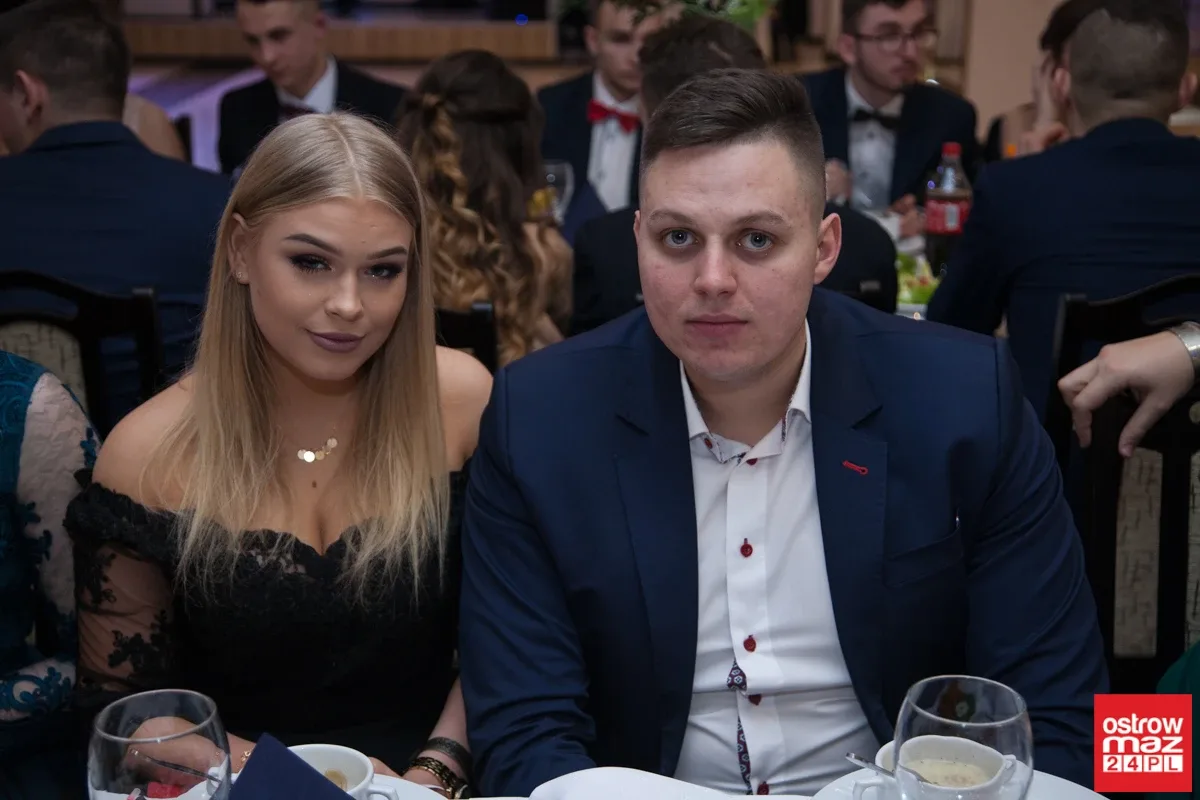 Studniówka maturzystów LO im. M. Kopernika (zdjęcia, wideo)