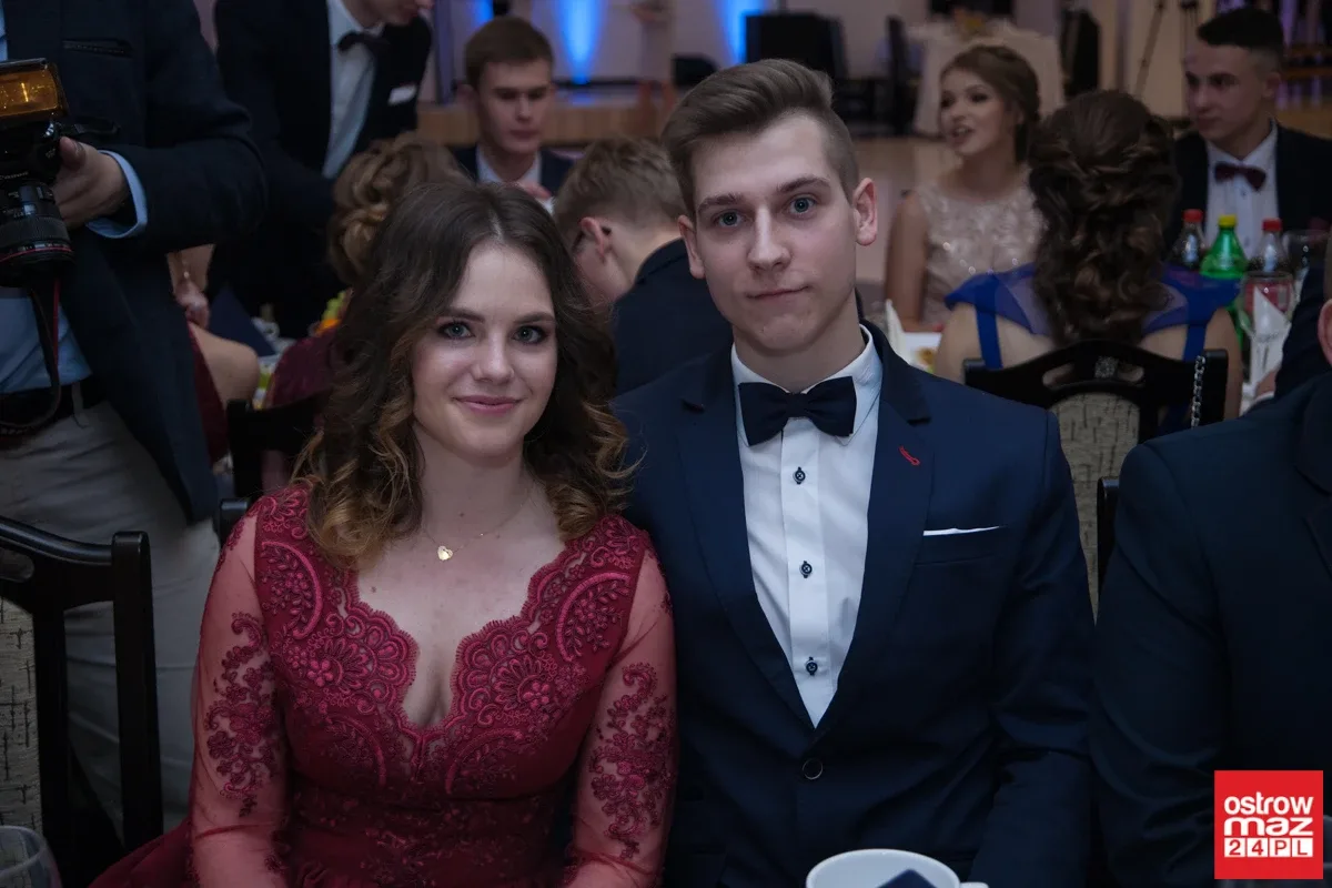 Studniówka maturzystów LO im. M. Kopernika (zdjęcia, wideo)