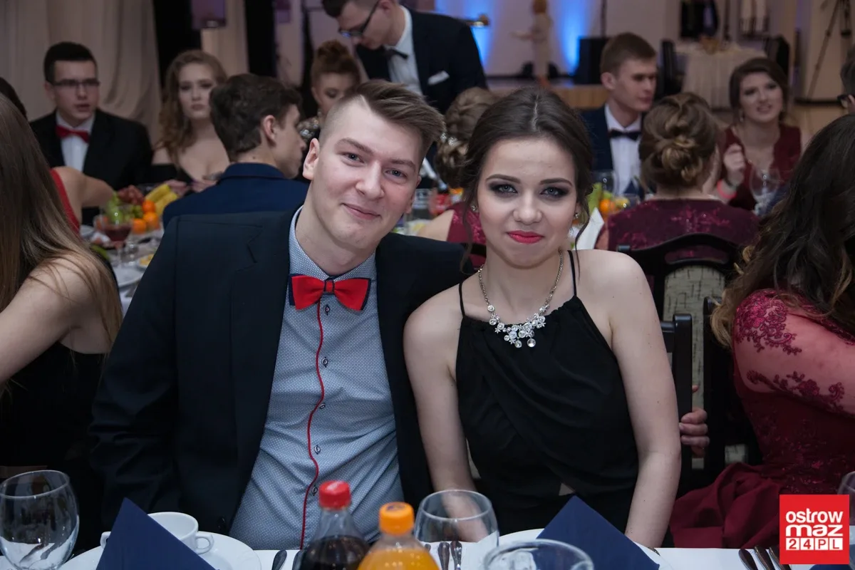 Studniówka maturzystów LO im. M. Kopernika (zdjęcia, wideo)