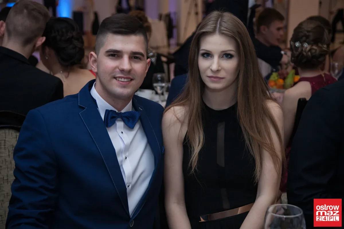 Studniówka maturzystów LO im. M. Kopernika (zdjęcia, wideo)