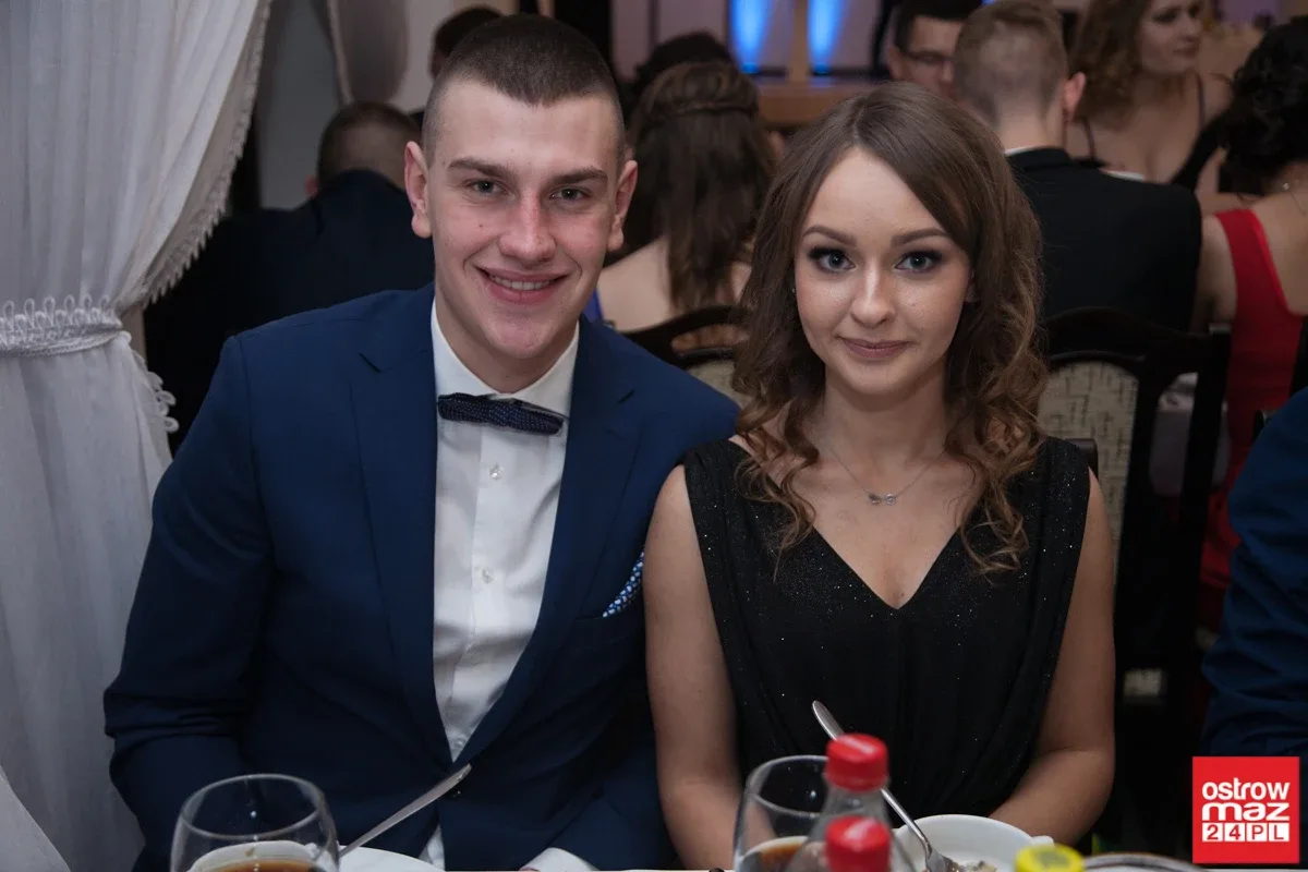 Studniówka maturzystów LO im. M. Kopernika (zdjęcia, wideo)
