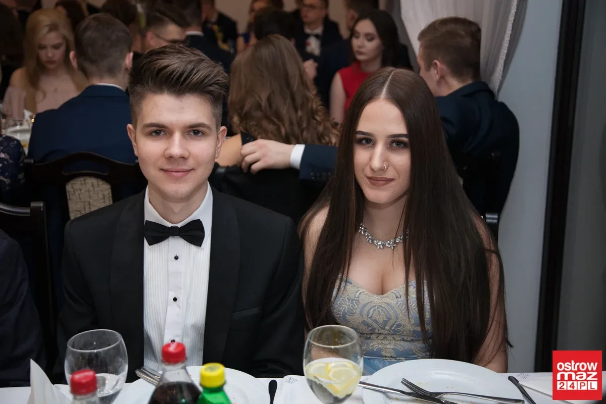 Studniówka maturzystów LO im. M. Kopernika (zdjęcia, wideo)