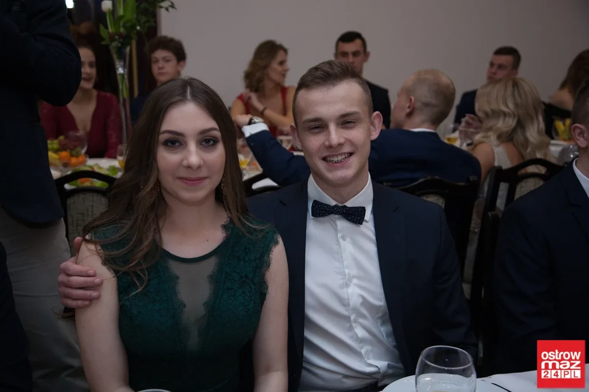 Studniówka maturzystów LO im. M. Kopernika (zdjęcia, wideo)