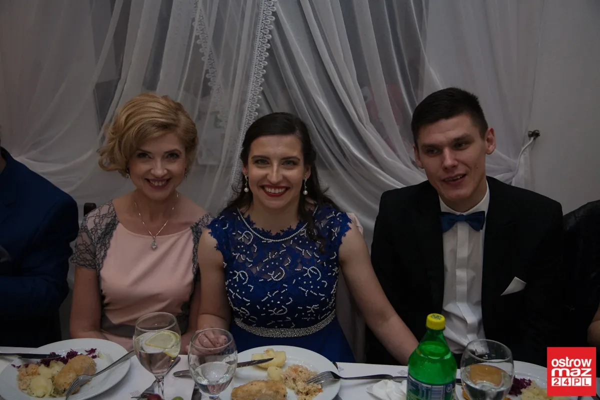 Studniówka maturzystów LO im. M. Kopernika (zdjęcia, wideo)