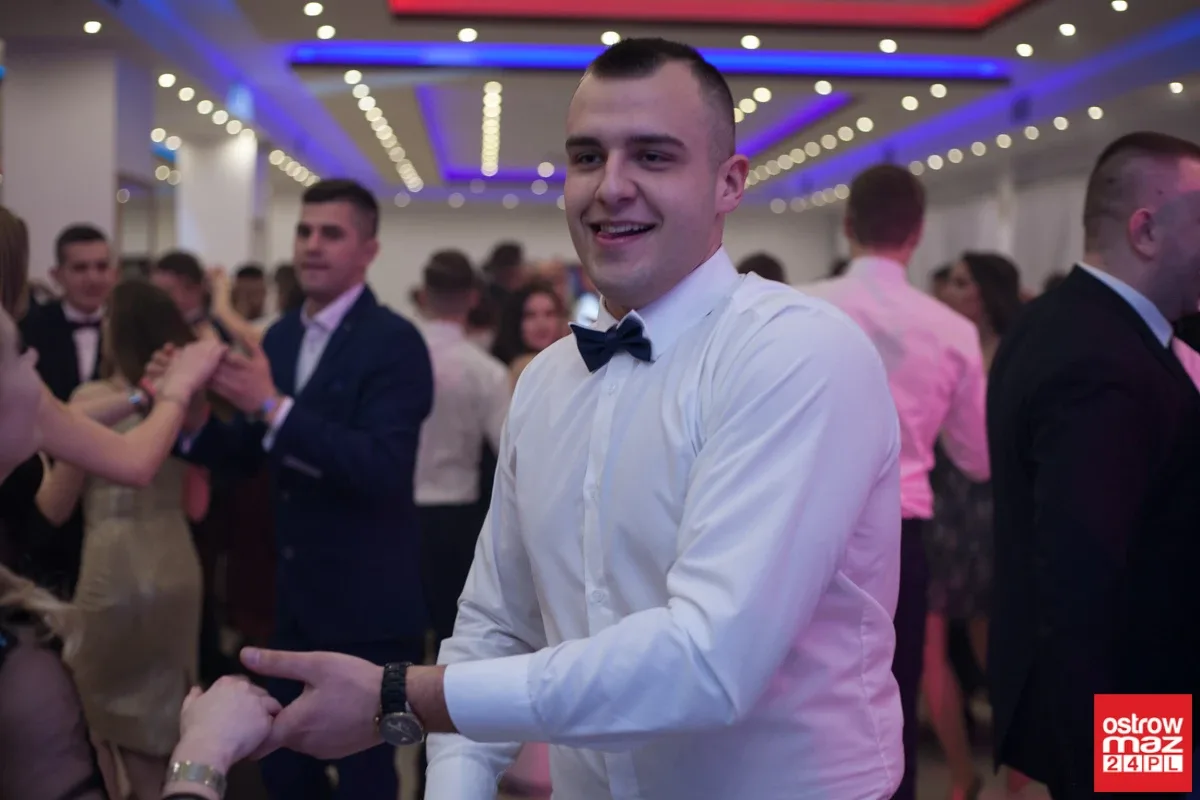Studniówka maturzystów LO im. M. Kopernika (zdjęcia, wideo)