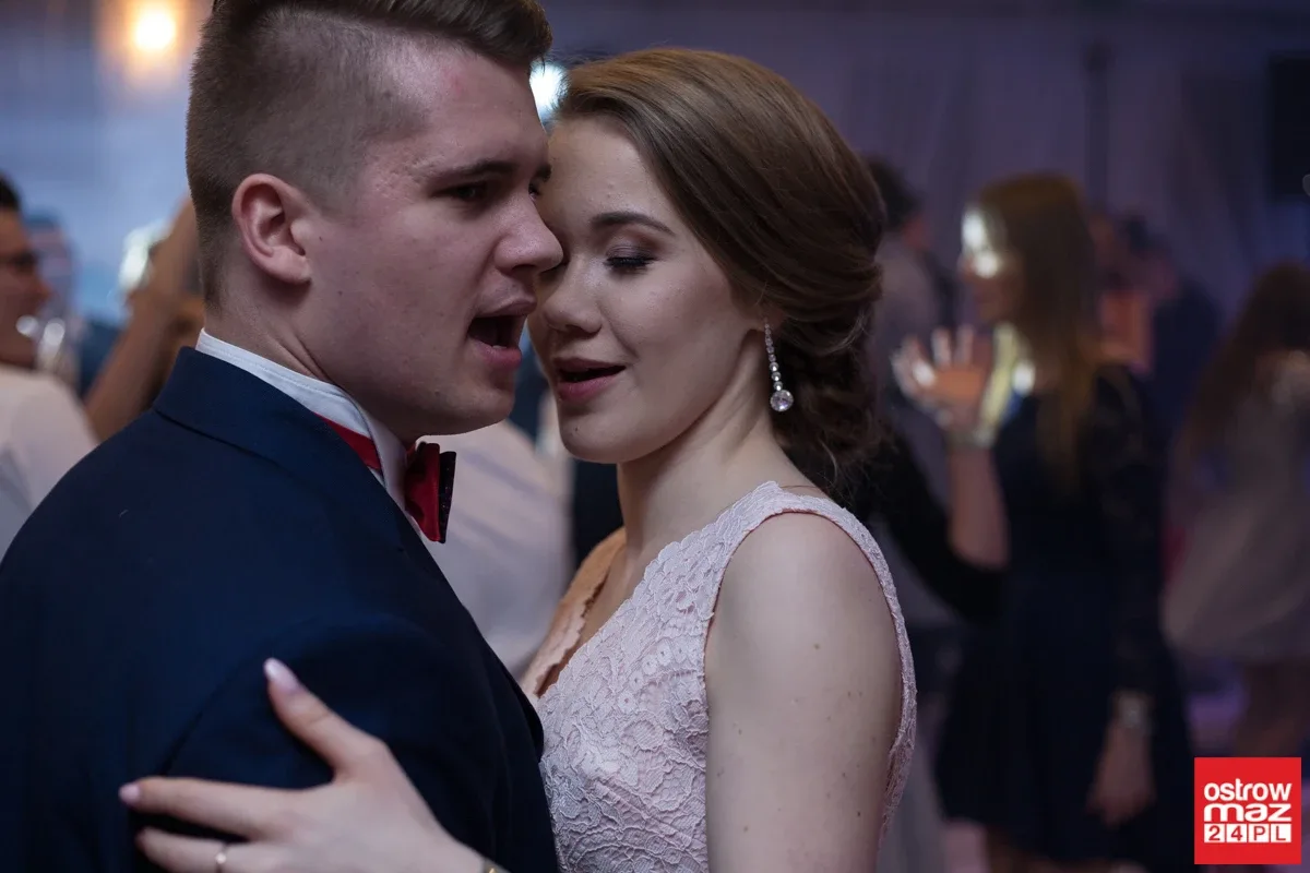 Studniówka maturzystów LO im. M. Kopernika (zdjęcia, wideo)