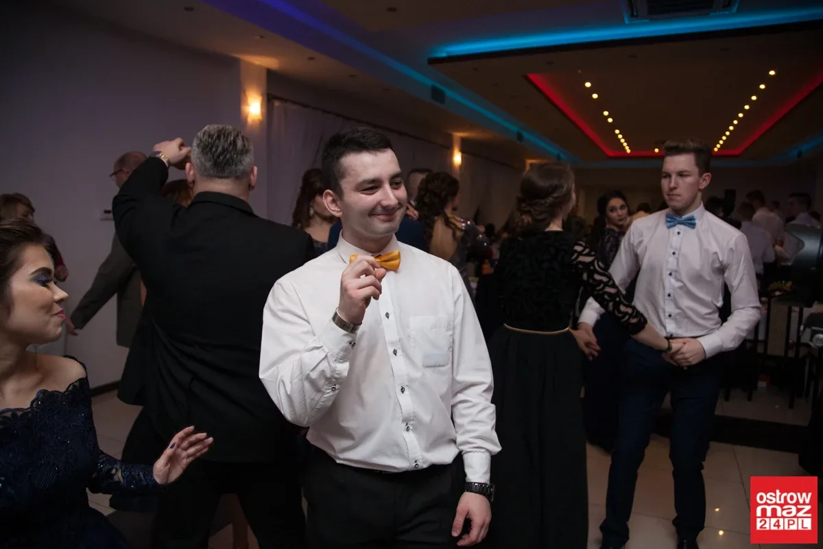 Studniówka maturzystów LO im. M. Kopernika (zdjęcia, wideo)