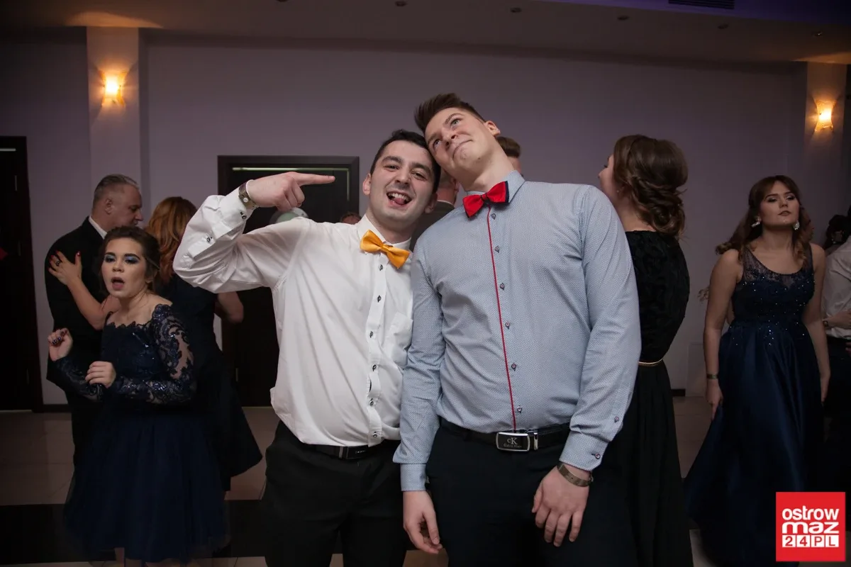 Studniówka maturzystów LO im. M. Kopernika (zdjęcia, wideo)