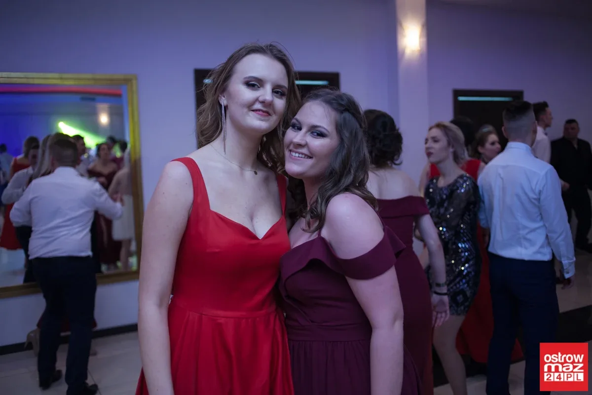 Studniówka maturzystów LO im. M. Kopernika (zdjęcia, wideo)