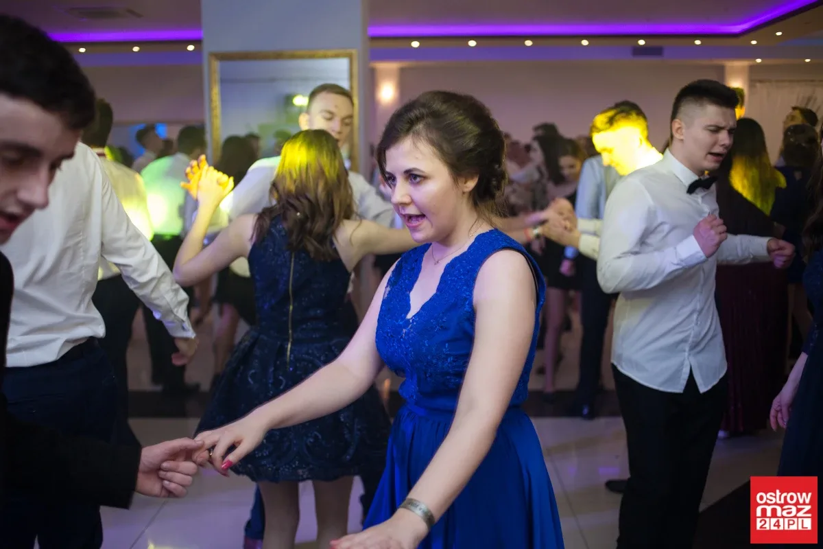Studniówka maturzystów LO im. M. Kopernika (zdjęcia, wideo)
