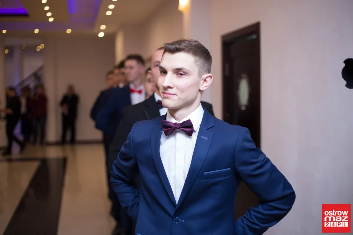 Studniówka maturzystów LO im. M. Kopernika (zdjęcia, wideo)