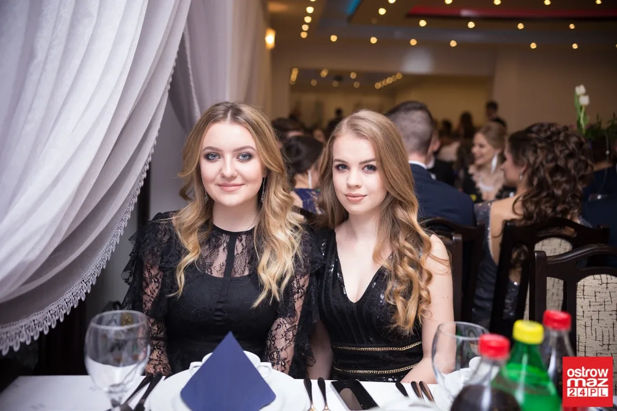 Studniówka maturzystów LO im. M. Kopernika (zdjęcia, wideo)