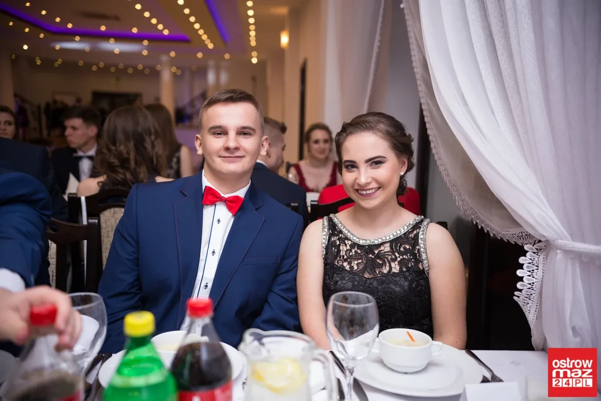 Studniówka maturzystów LO im. M. Kopernika (zdjęcia, wideo)