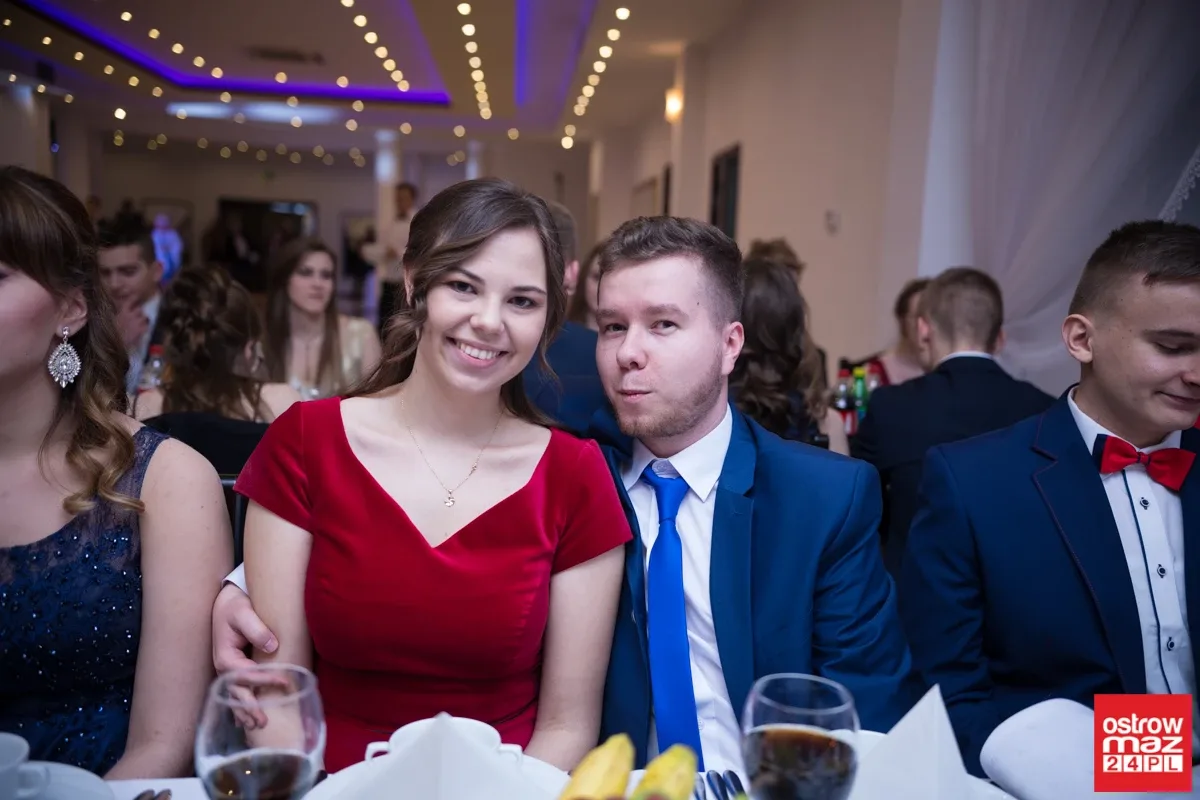 Studniówka maturzystów LO im. M. Kopernika (zdjęcia, wideo)