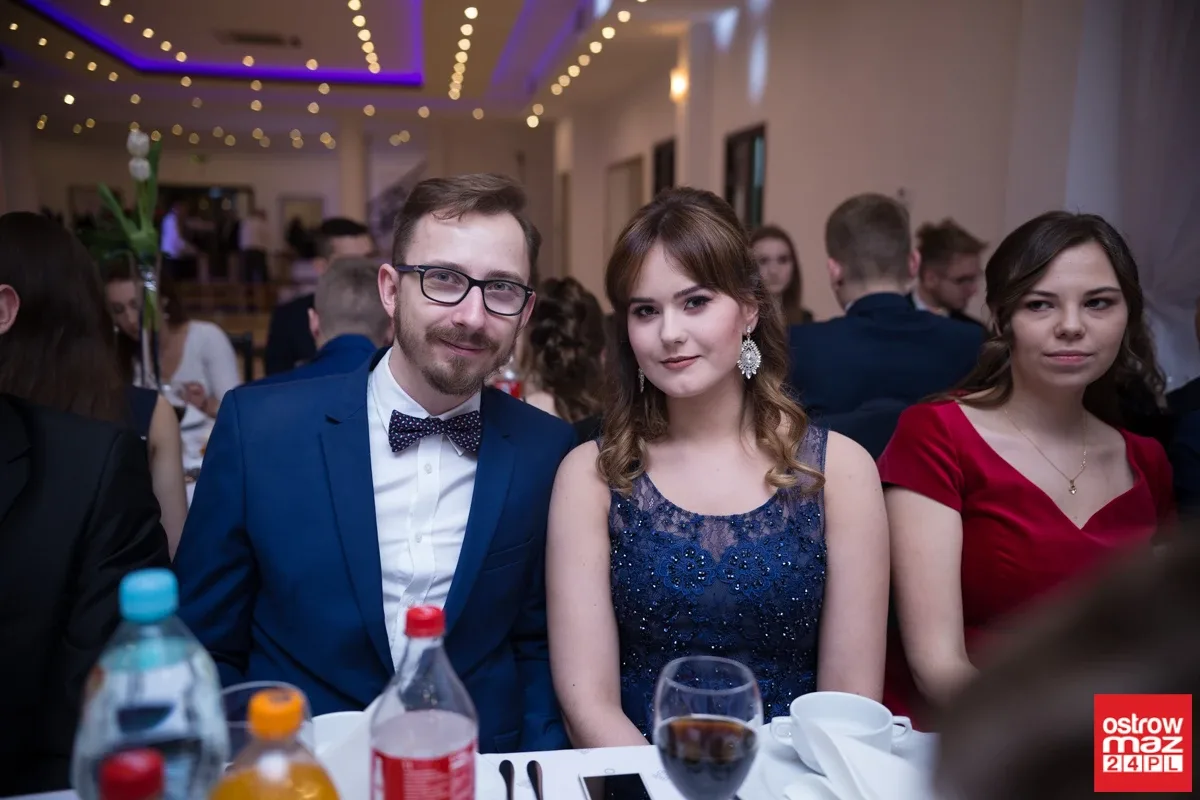 Studniówka maturzystów LO im. M. Kopernika (zdjęcia, wideo)