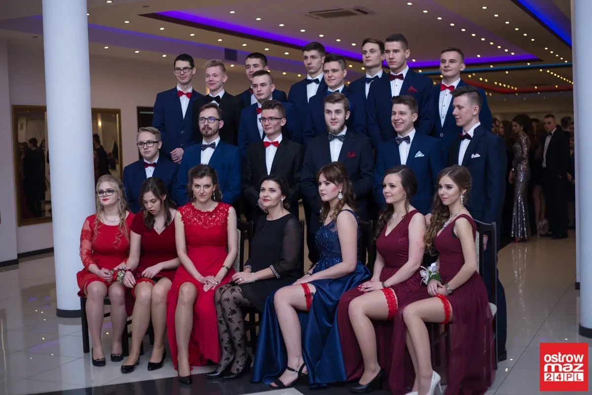 Studniówka maturzystów LO im. M. Kopernika (zdjęcia, wideo)