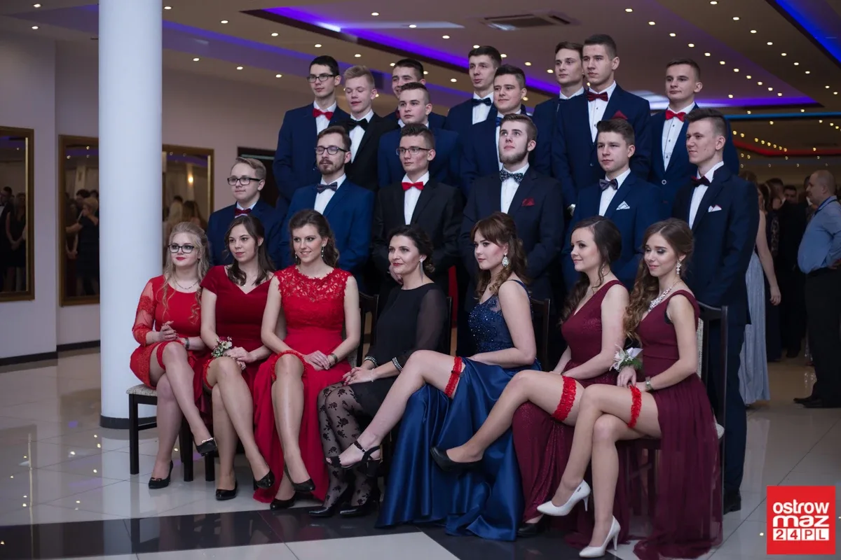 Studniówka maturzystów LO im. M. Kopernika (zdjęcia, wideo)