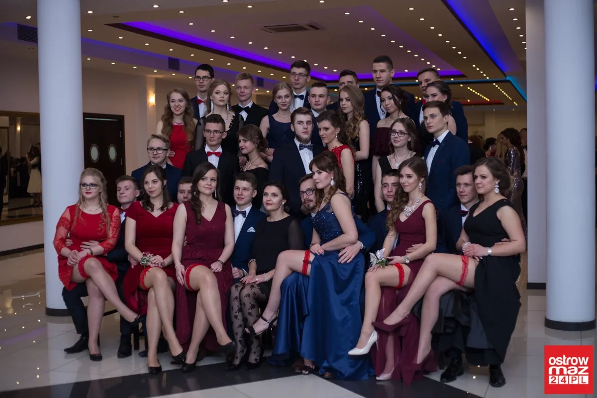 Studniówka maturzystów LO im. M. Kopernika (zdjęcia, wideo)