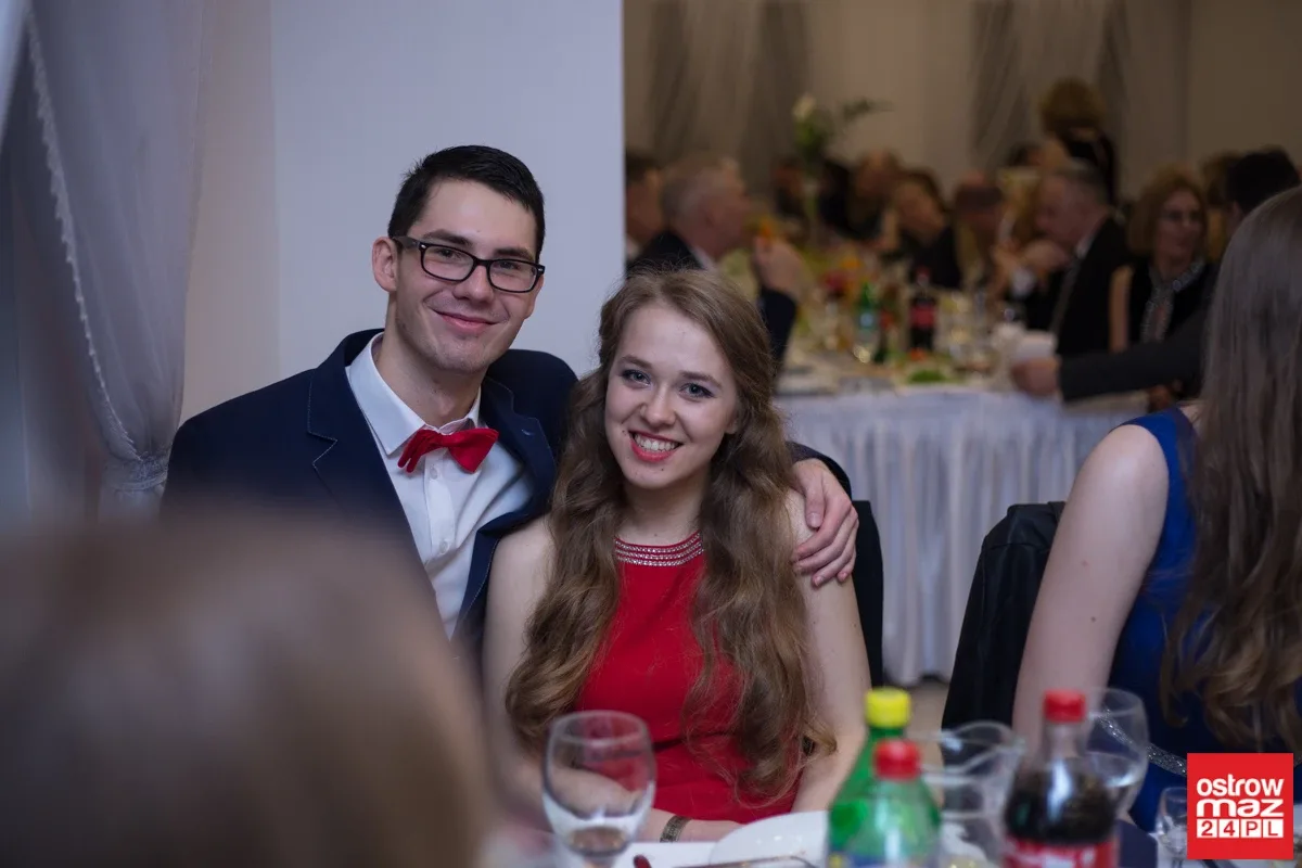 Studniówka maturzystów LO im. M. Kopernika (zdjęcia, wideo)