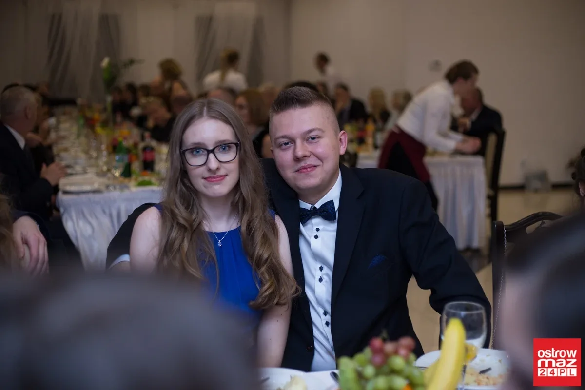 Studniówka maturzystów LO im. M. Kopernika (zdjęcia, wideo)