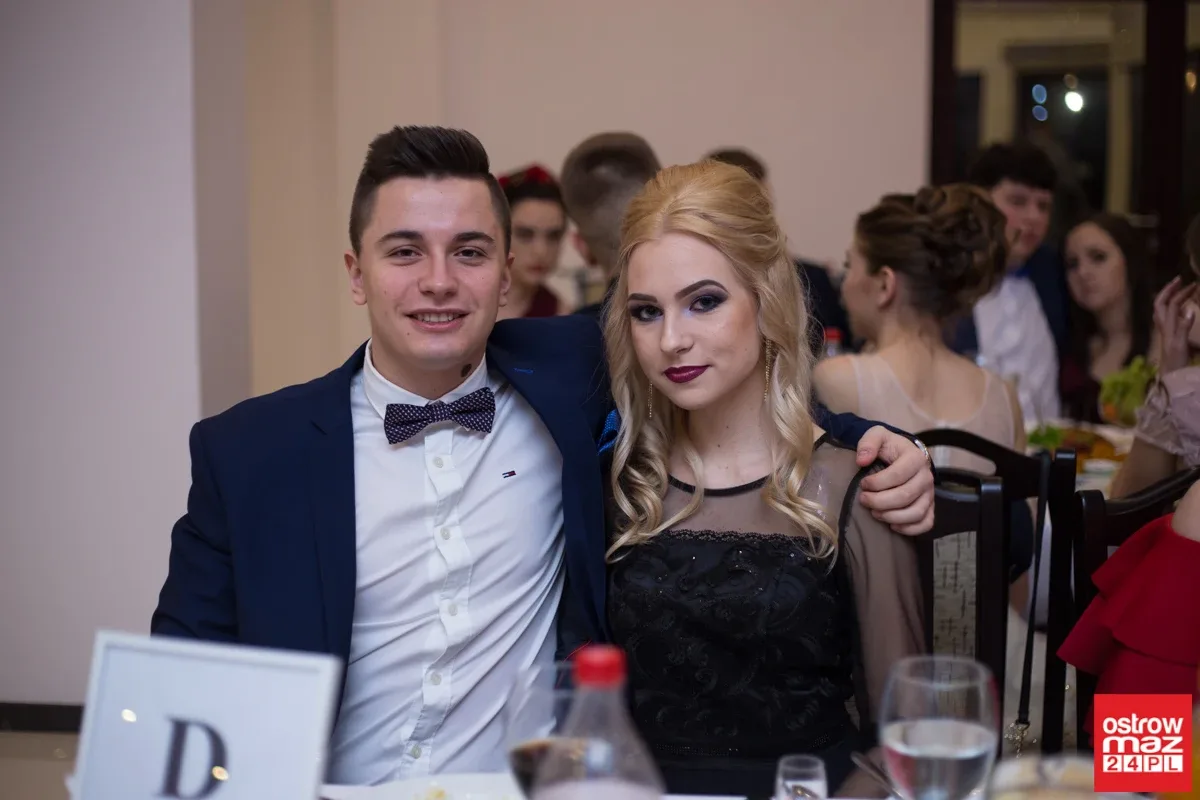Studniówka maturzystów LO im. M. Kopernika (zdjęcia, wideo)