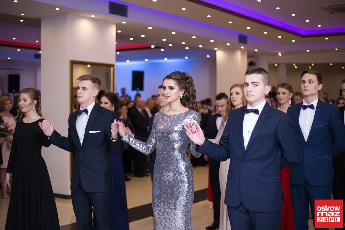 Studniówka maturzystów LO im. M. Kopernika (zdjęcia, wideo)