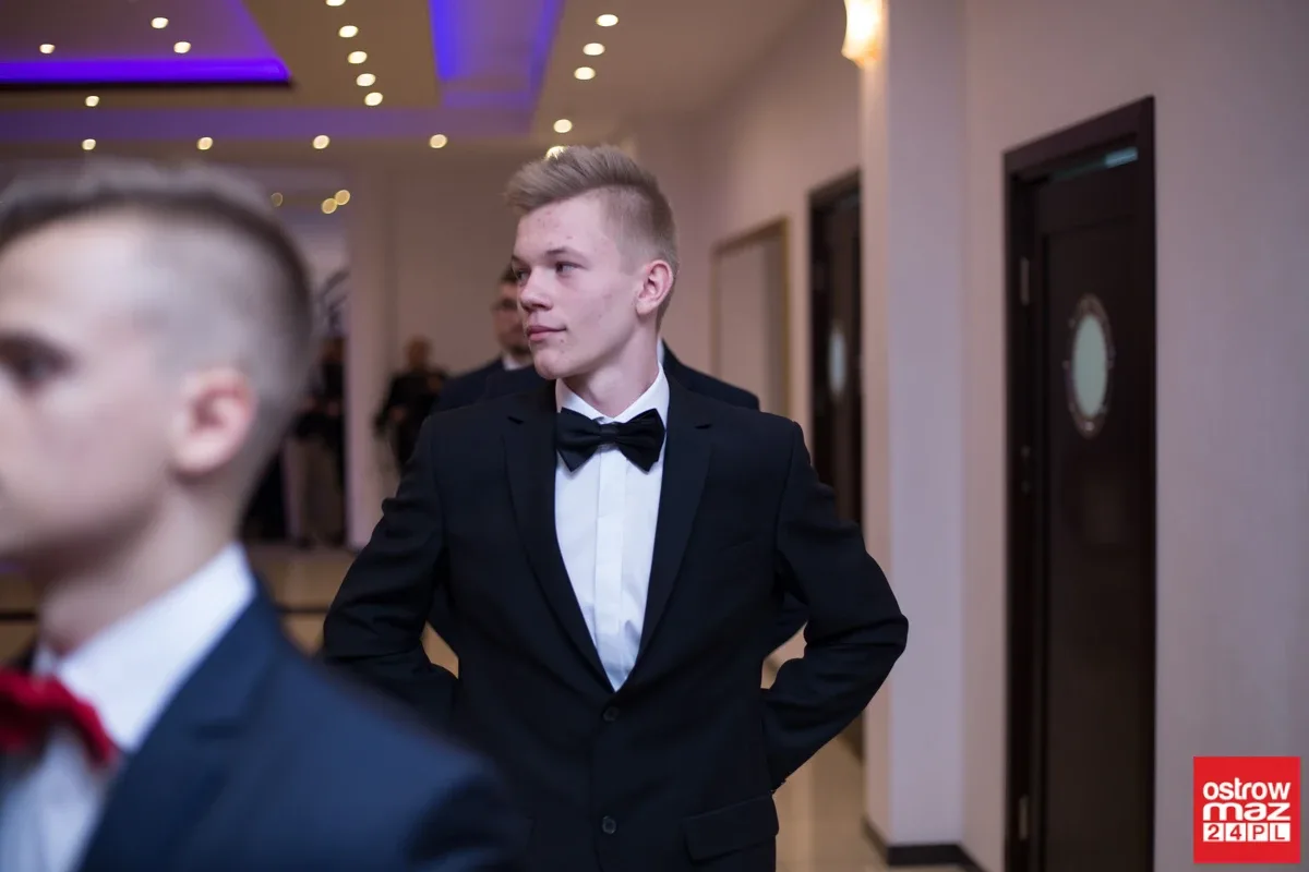 Studniówka maturzystów LO im. M. Kopernika (zdjęcia, wideo)