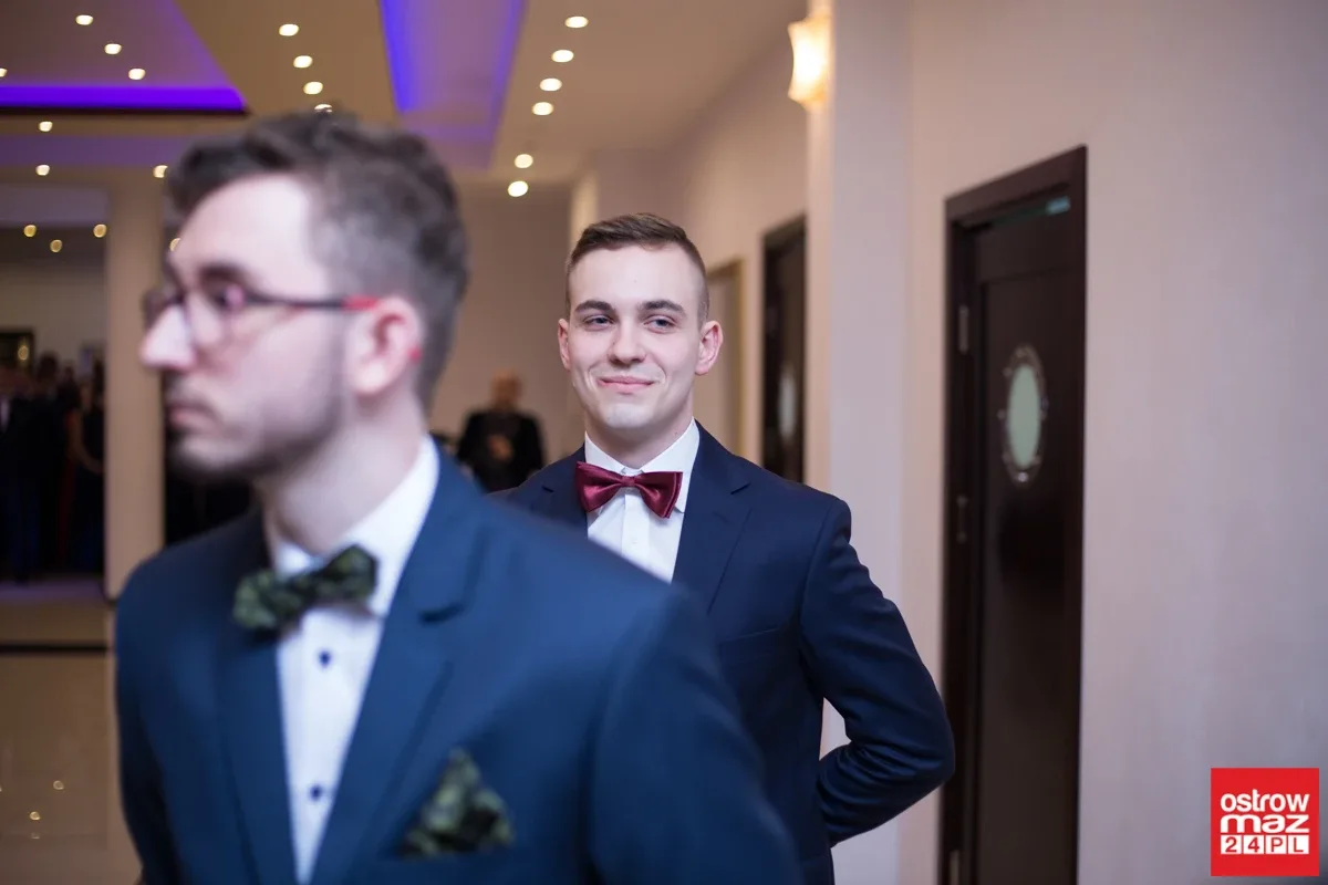 Studniówka maturzystów LO im. M. Kopernika (zdjęcia, wideo)