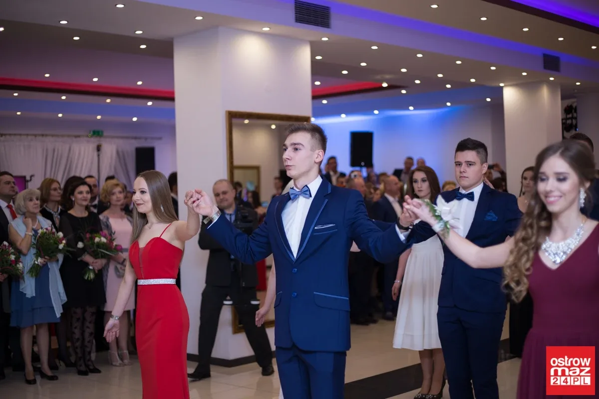 Studniówka maturzystów LO im. M. Kopernika (zdjęcia, wideo)