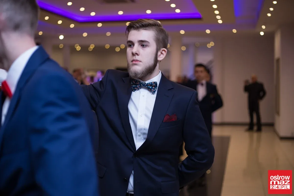 Studniówka maturzystów LO im. M. Kopernika (zdjęcia, wideo)