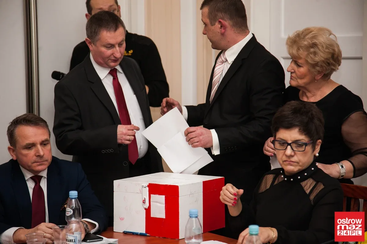 Rewolucja w ostrowskiej radzie miasta (zdjęcia, wideo)