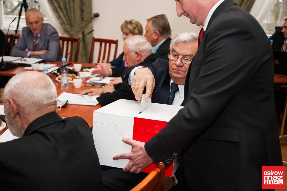 Rewolucja w ostrowskiej radzie miasta (zdjęcia, wideo)