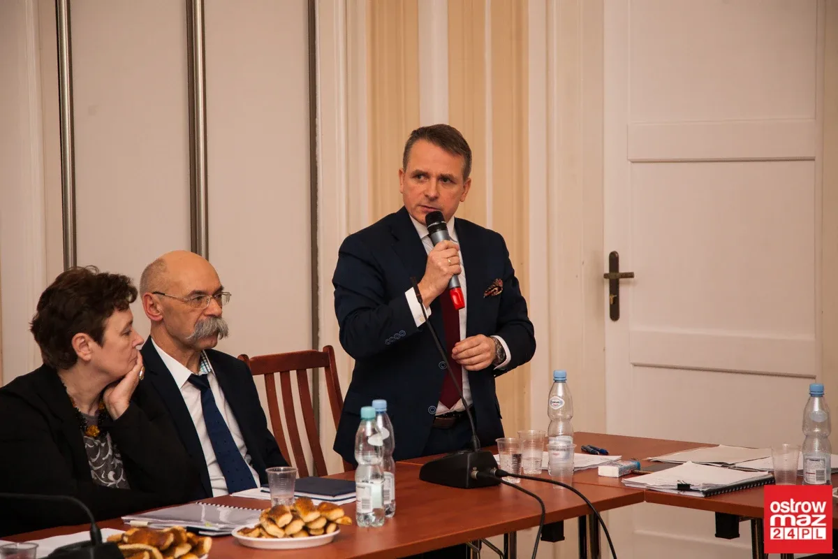 Rewolucja w ostrowskiej radzie miasta (zdjęcia, wideo)