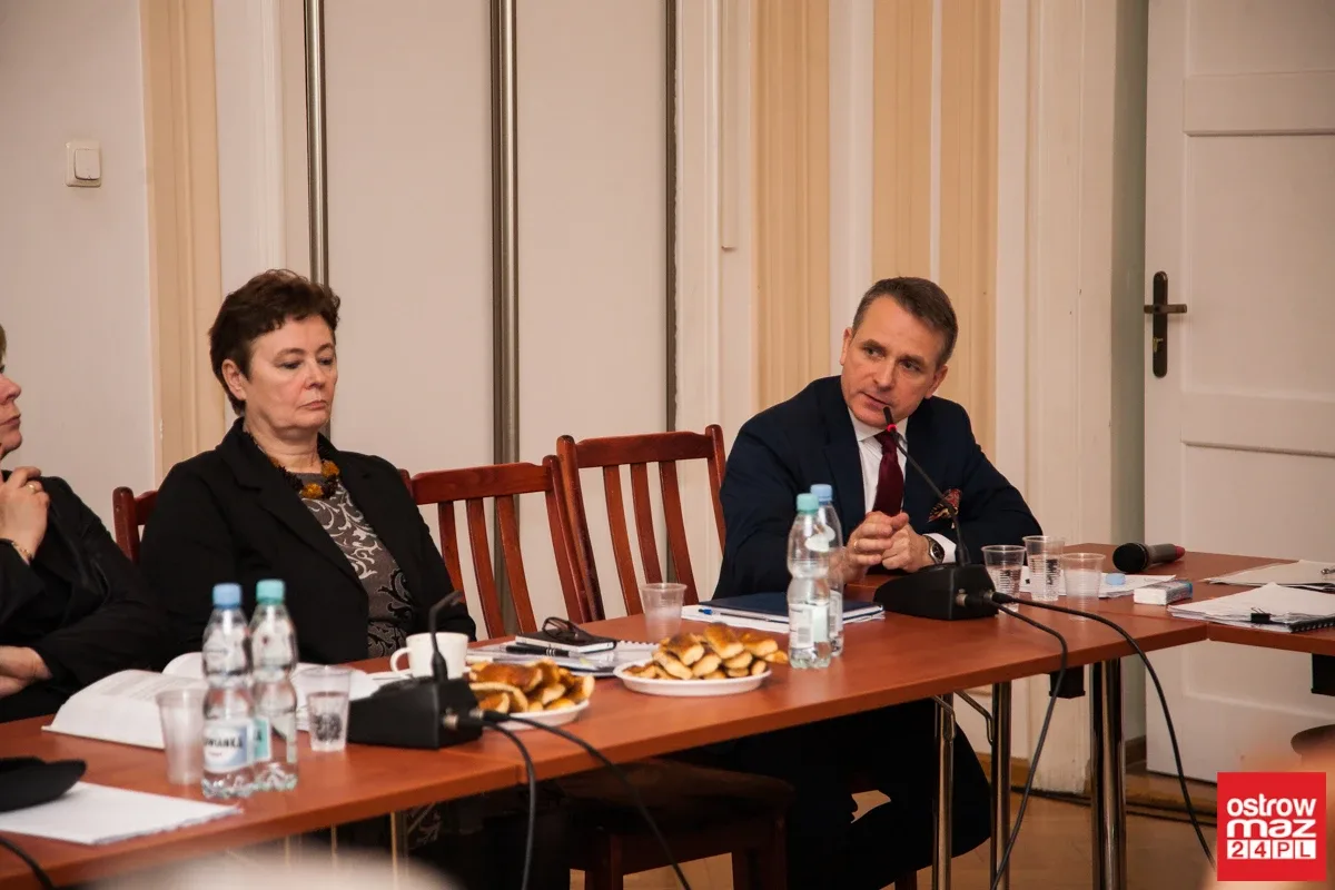 Rewolucja w ostrowskiej radzie miasta (zdjęcia, wideo)