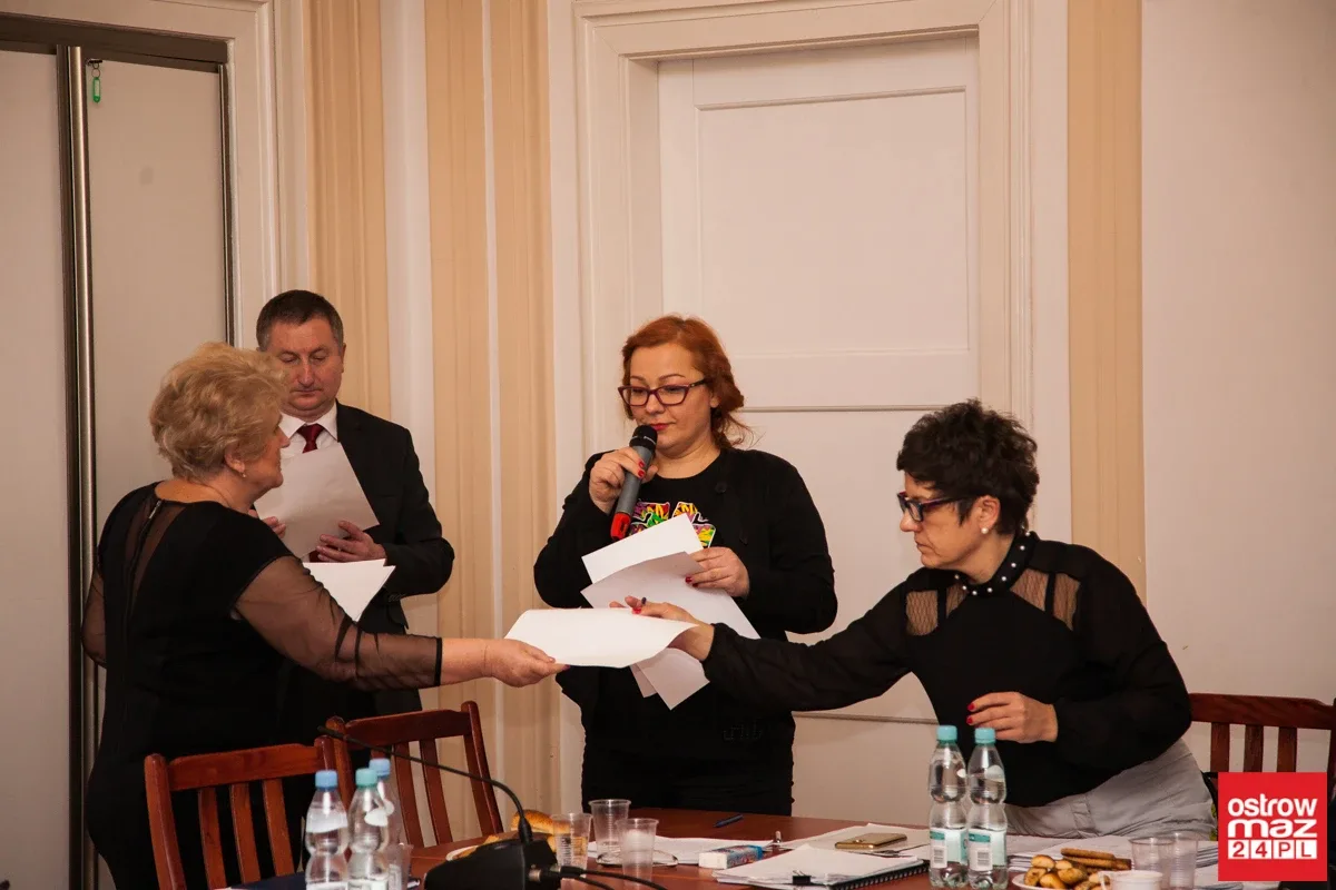 Rewolucja w ostrowskiej radzie miasta (zdjęcia, wideo)