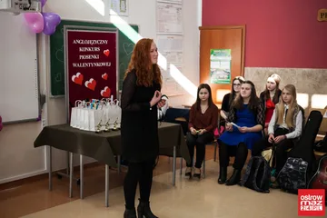 Anglojęzyczny konkurs piosenki walentynkowej (zdjęcia, wideo)