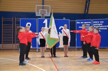 Ślubowanie uczniów pierwszej klasy sportowej w Małkini Górnej (zdjęcia)