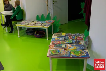 Mobilna biblioteka w przedszkolu "Żółty Słonik" (zdjęcia, wideo)