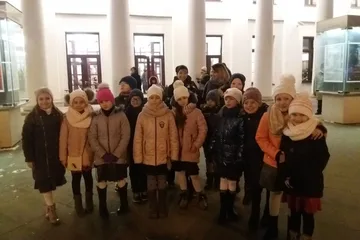 Uczniowie "dwójki" na spektaklu w warszawskim teatrze (zdjęcia)