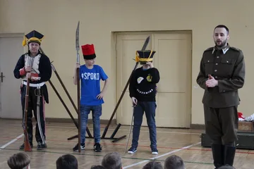 Ciekawa lekcja historii w "jedynce" (zdjęcia)