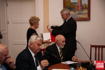 Rewolucja w ostrowskiej radzie miasta (zdjęcia, wideo)