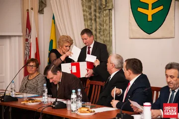 Rewolucja w ostrowskiej radzie miasta (zdjęcia, wideo)