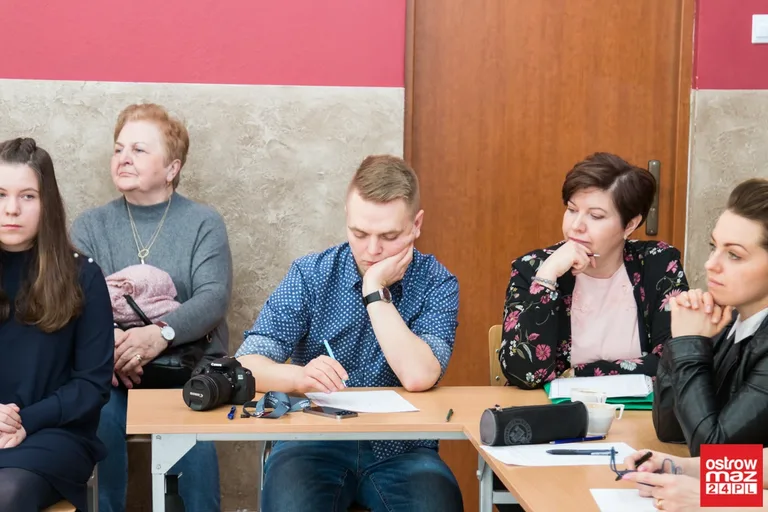 Anglojęzyczny konkurs piosenki walentynkowej (zdjęcia, wideo)
